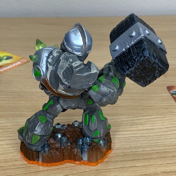 Skylanders Lot of 3 Hex , Boomer and Crusher Figures and Matching Cards - Picture 10 of 11